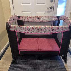 Minnie mouse Pack N Play 