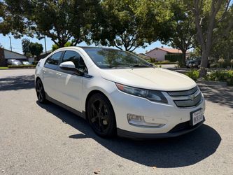 Chevrolet Volt Plug-In Hybrid Sedan