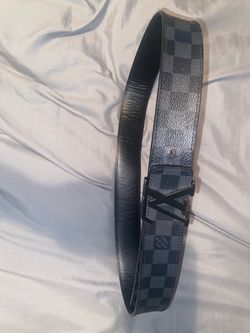 Louis Vuitton Damier Graphite Belt – Black/Gray  Pre-owned Louis Vuitton belt featuring the classic Damier Graphite checkerboard pattern with a black 