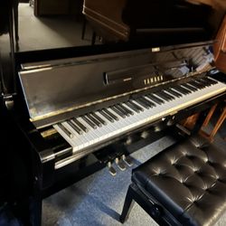 Yamaha Studio Upright Piano-Model U1