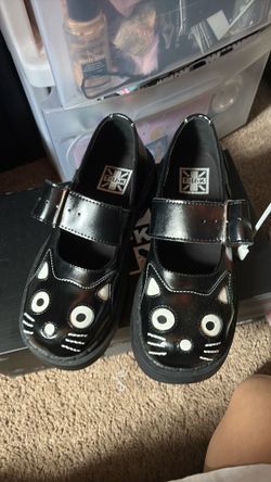 Kitty tuk shoes