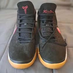 Kobe Bryant Nike  suede men's size 13 spekled gun 922484  006