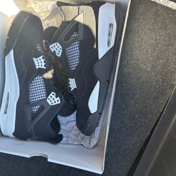 Red/white/yellow, Thunder 4s / Supreme Forces 