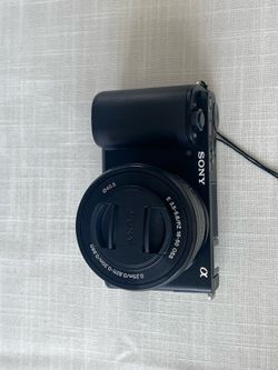 Sony ZV-E10 Camera Bundle – Excellent Condition – $850 OBO