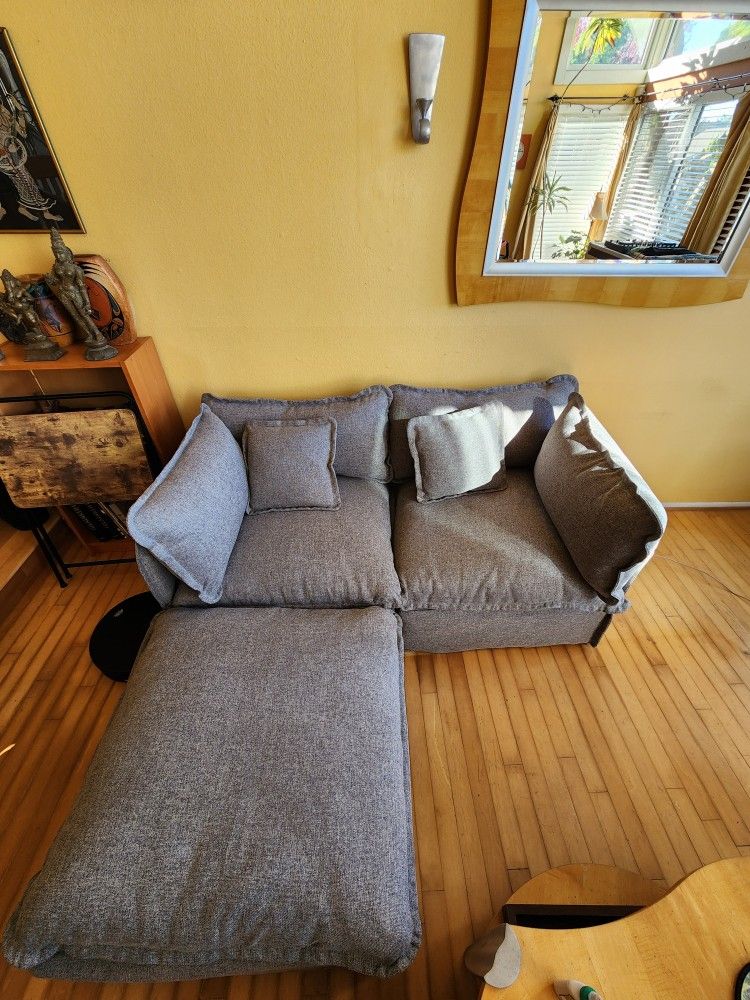 Anabei Couch