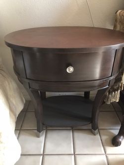Solid Wood Oval Nightstand With Drawer 