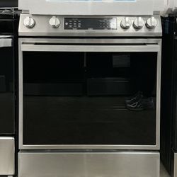 Hisense 30 inch 6 burners 5.8 cu. ft. Slide In Natural Gas Range w/Convection Oven