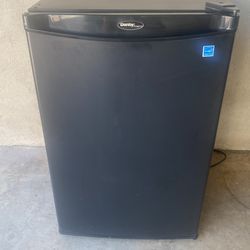 Danny 4.4 Cubic Foot Refrigerator- No Freezer