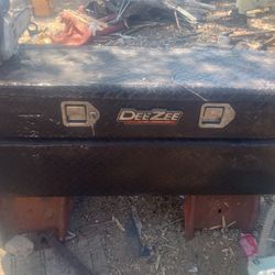 48" DeeZee Tool Box