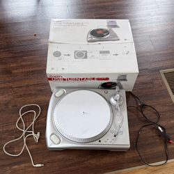 ION USB Turntable- Like new