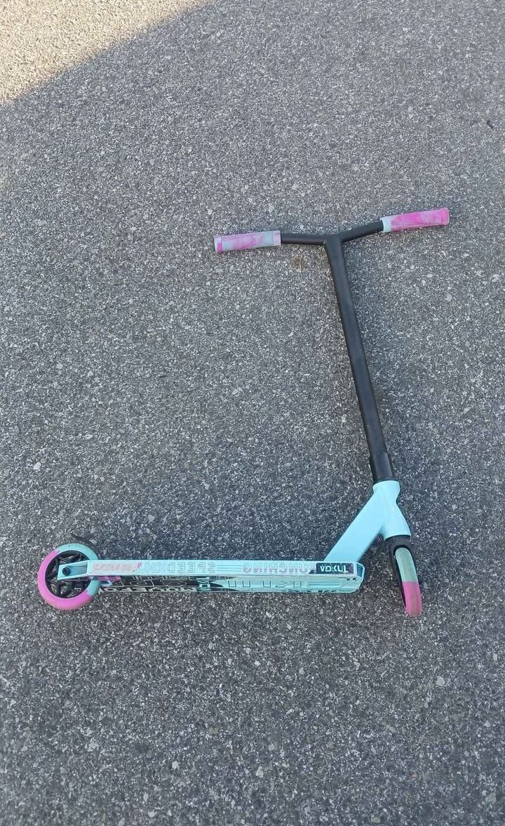 Vokul Scooter And Matching Helmet