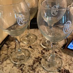 4 Wine Glasses 