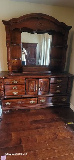 Oak Wood dresser and Armor solid Oak Wood fir price delivery available