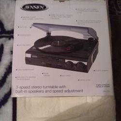 Jensen 3 Speed Turntable W/Speakers 🔊.