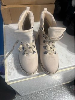 Comfy light beige ankle boots. Size 9M. Textile upper with a cool ribbed cuff. Lace up style.