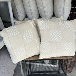 Deco Pillows 