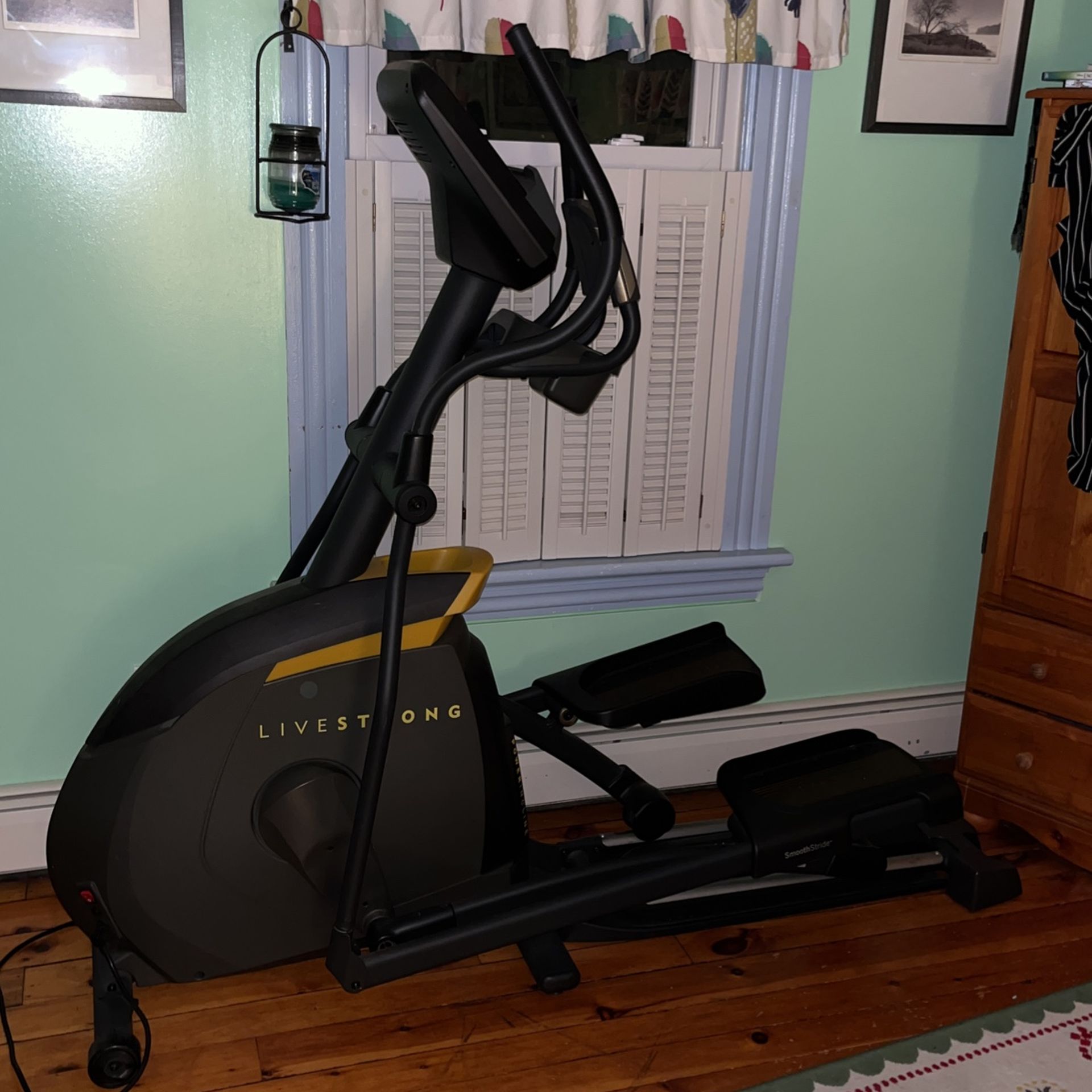Live Strong LS10 Elliptical.