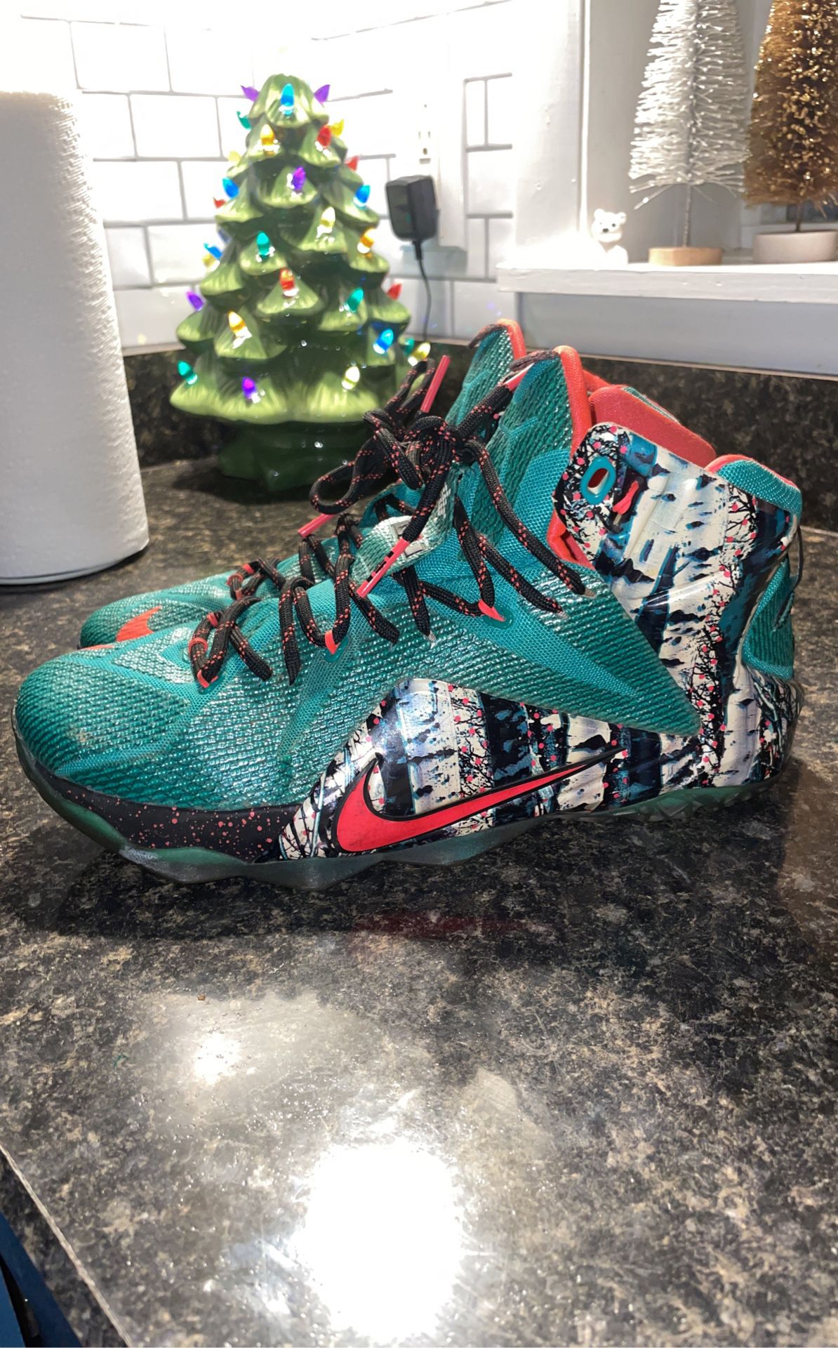 Lebron 12 Xmas ‘Akron Birch’
