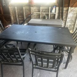 Patio Table And Chairs 