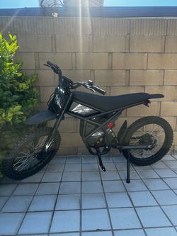 Brand new GT73 Electric Dirt Bike top speed 37Mph ,85 miles range