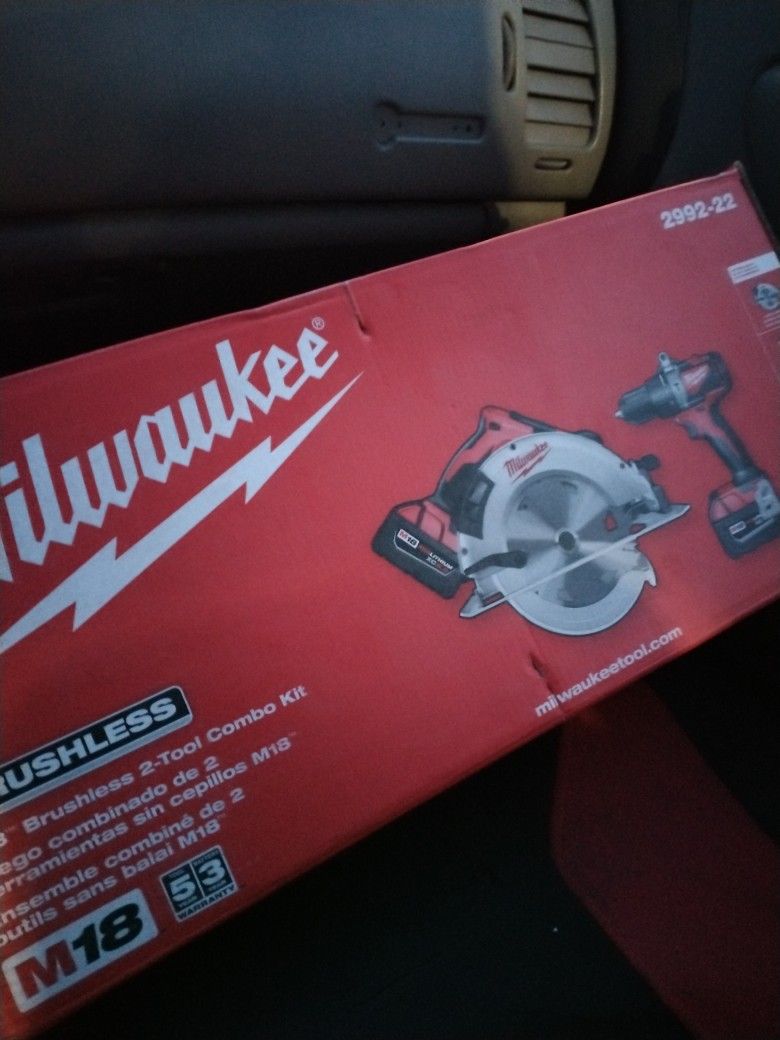 Milwaukee Saw N Drill Set 