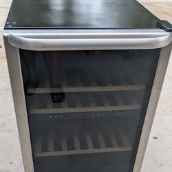 REFRIGERADOR DE VINOS