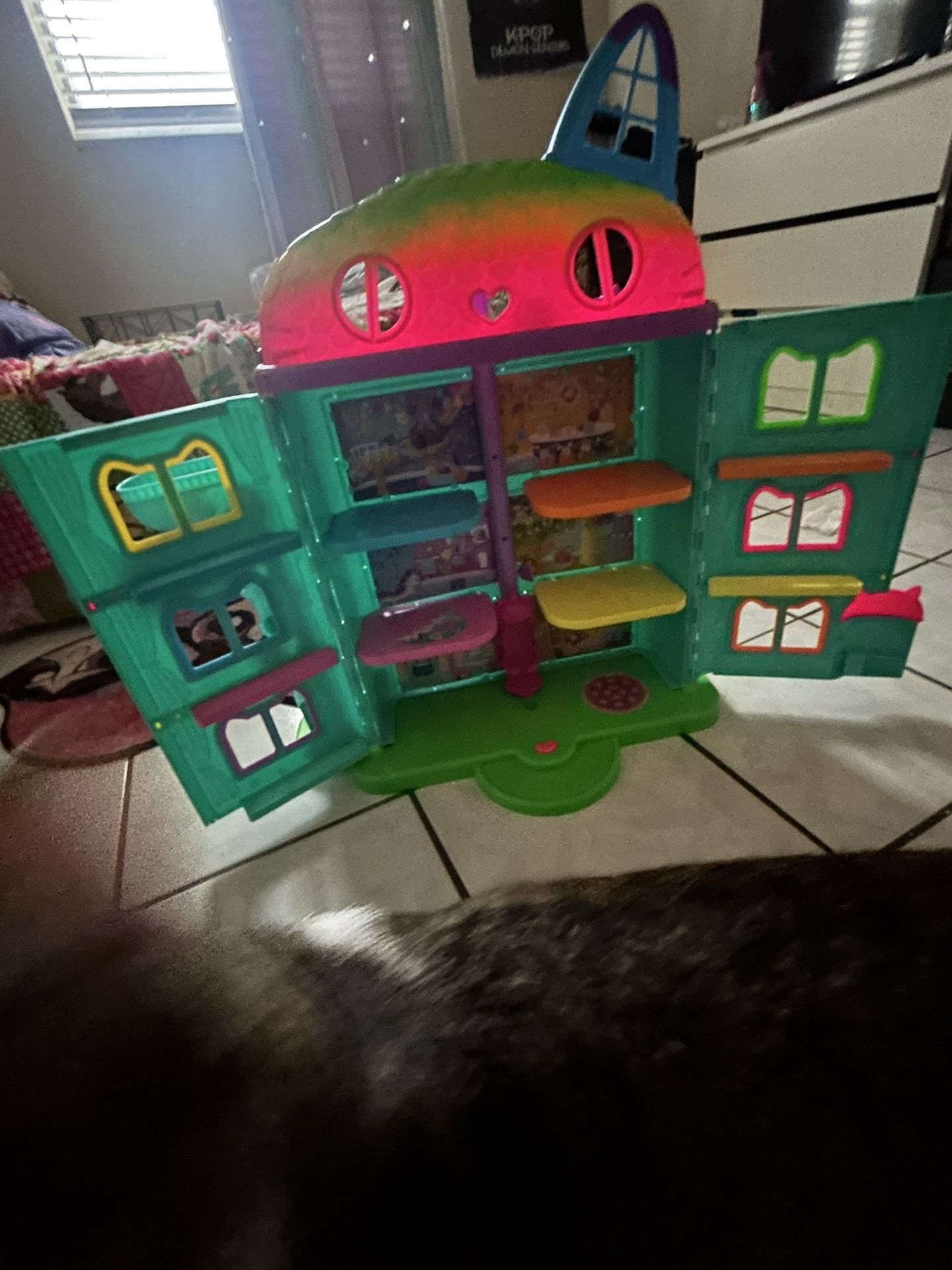 GABBYS DOLLHOUSE MINT CONDITION