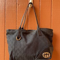 GUCCI GGCanvas New Britt Medium Shoulder bag