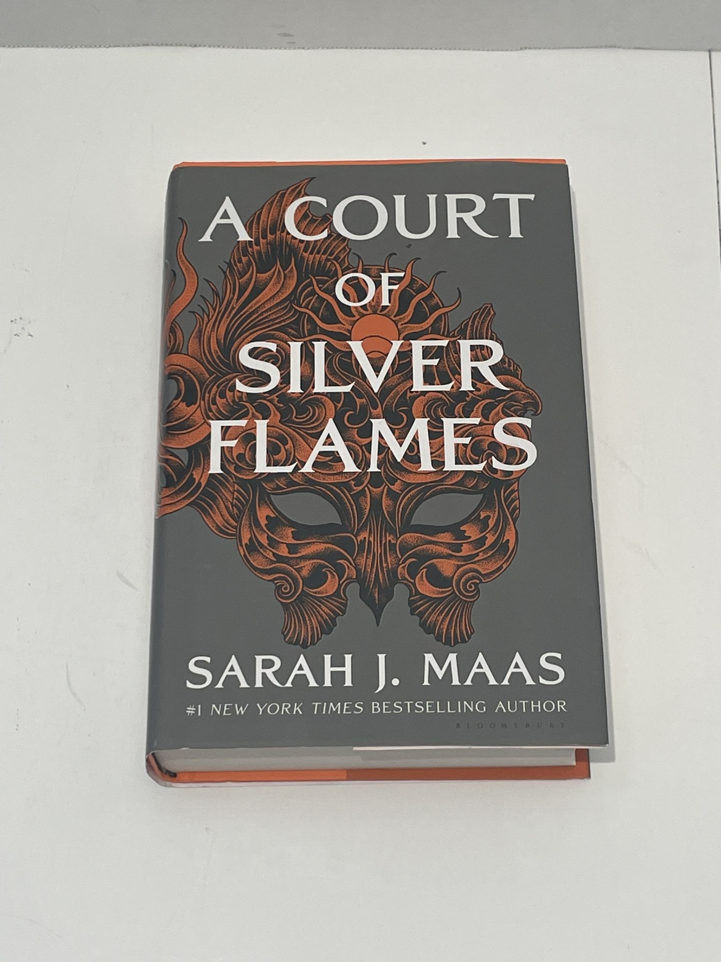 A Court of Silver Flames (A Court of Thorns and Roses, 5)