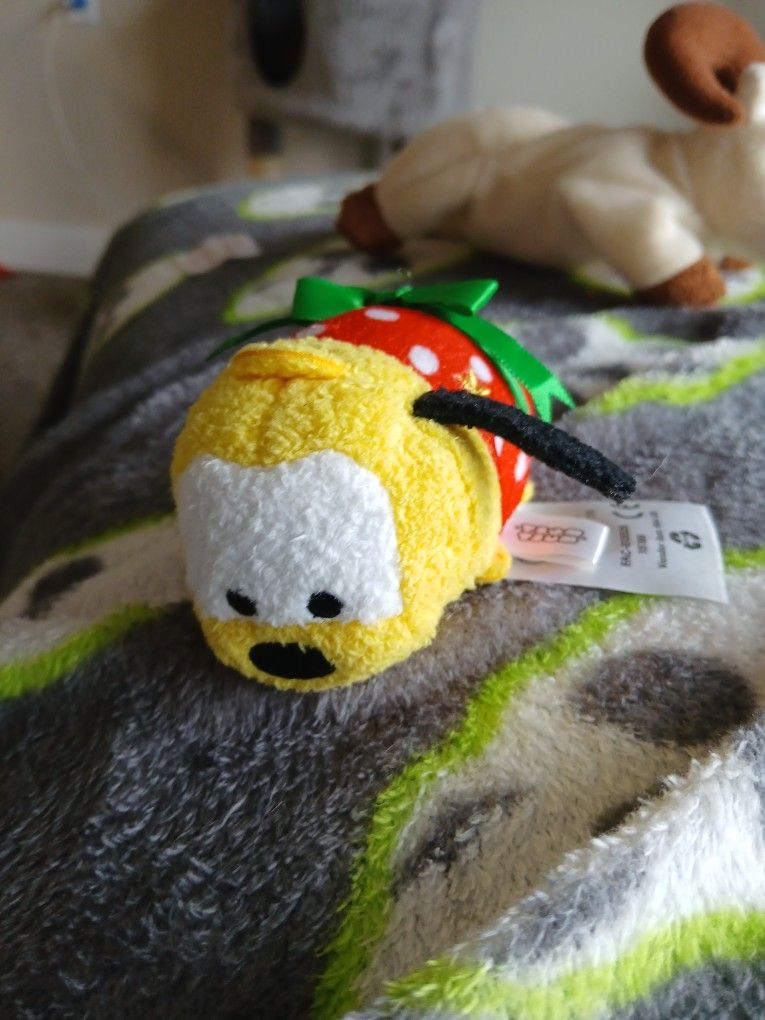 Disney 3.5 Mini Christmas Holiday Pluto Pup Plush Tsum Tsum