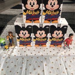POPMART Mickey Family Cute Together Keychain