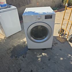 Kenmore gas dryer works good one hundred and eighty dollars