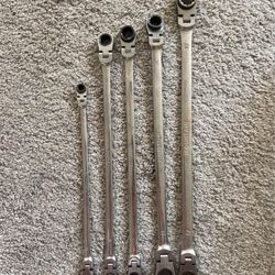 5 Piece Set Of Wrenches 