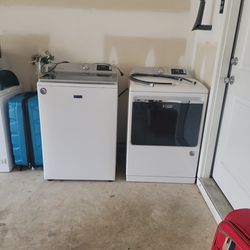 Maytag Washer And Dyer