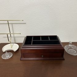 Jewelry / Organizer / Display - 4 pieces