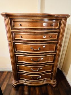 Solid wood 6 drawer dresser