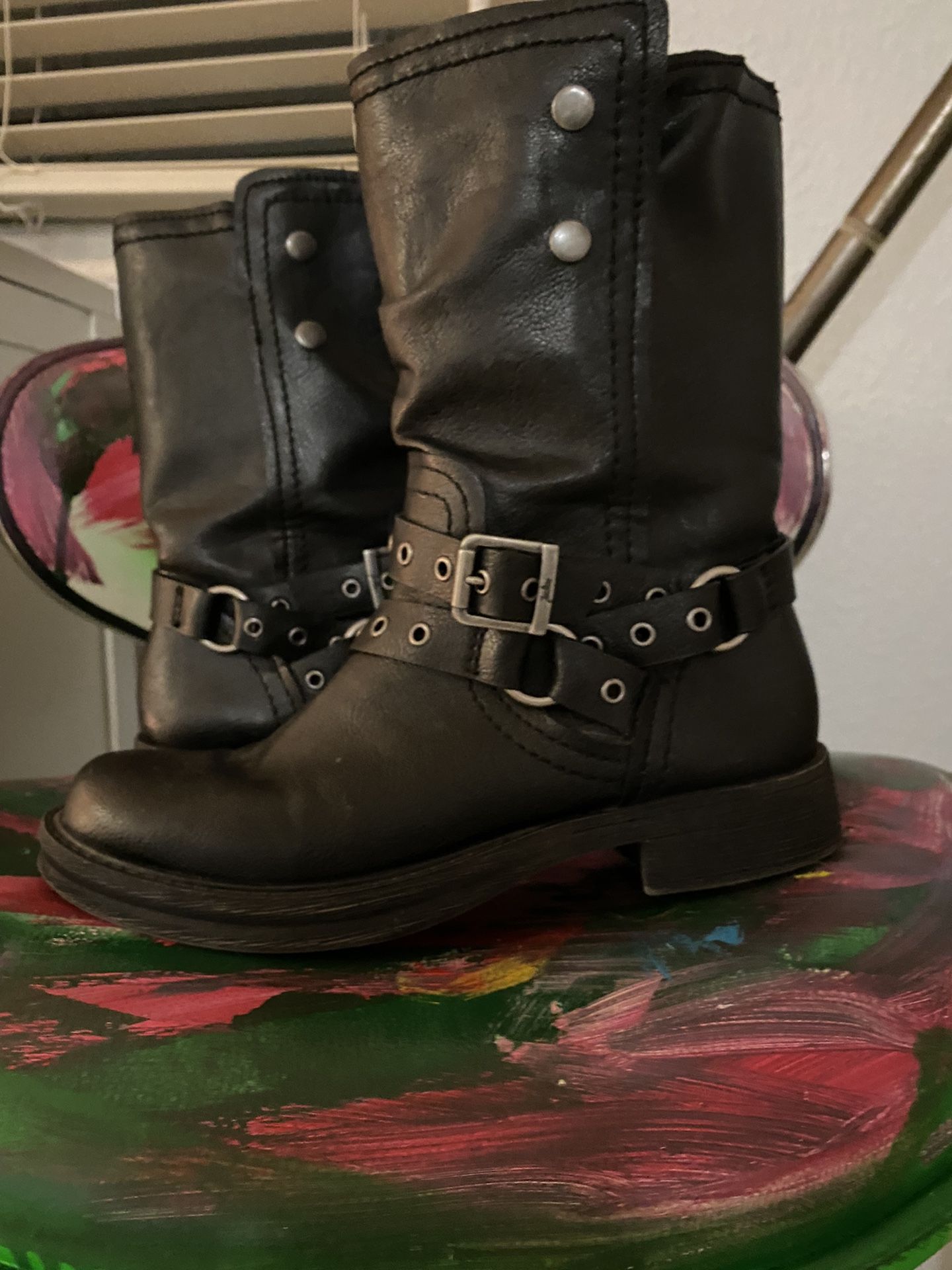 Boots .. Eco Leather . New  .  Size 7.5                       Botas  De Material Cuero Ecológico , Nuevas .. Talle 7,5 M