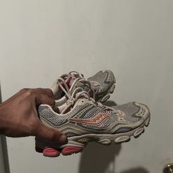 Women sarconi sneakers #8.5