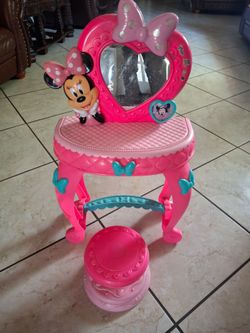 MINI MOUSE VANITY