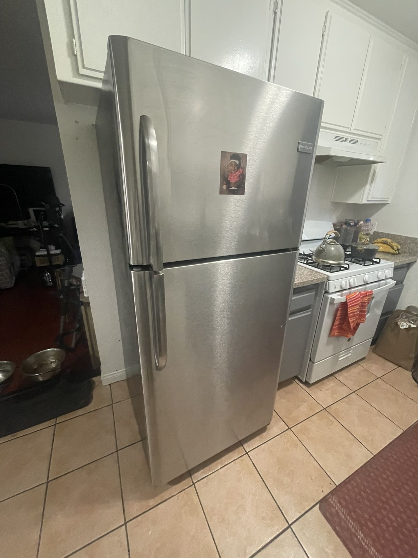 Frigidaire Stainless Steel Refrigerator [ Model FFTR2021QSAA ] for Sale in Los Angeles, CA