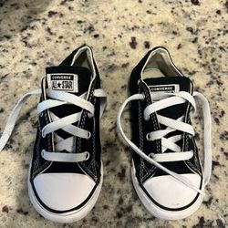 Converse- SIZE 9