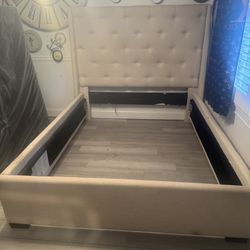 Queen Bed With Mattress (new In Plastic)