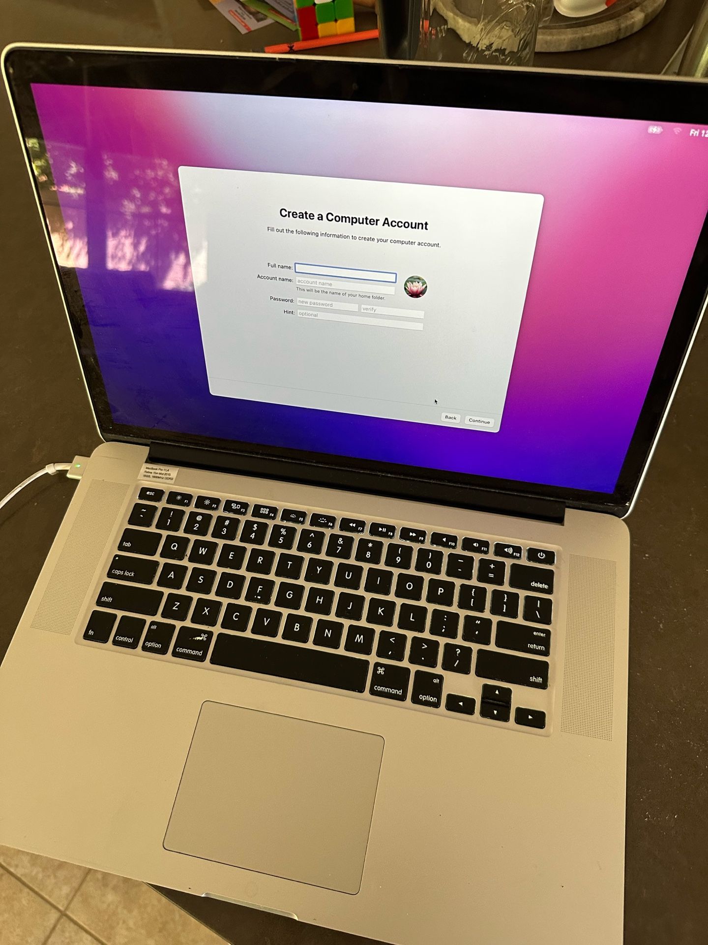 15” MacBook Pro 2.8 GHz Quad i7, 16GB RAM, 1 TB SSD HD