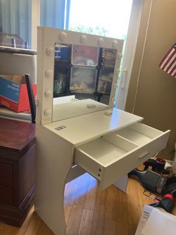 Sell it as is vanity need light to replace or repair only $15
