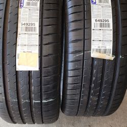Pair Of 255/45ZR20 Michelin Pilot Sport Tires 