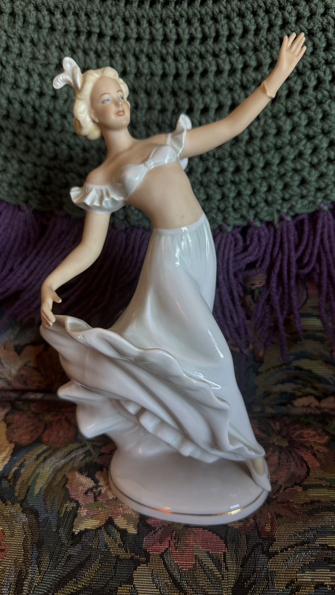 Schaubach Kunst Dancing Lady Figurine