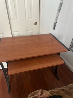 Computer desk