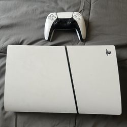 PlayStation 5 Digital Edition Slim White (with Controller And Cords)