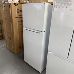 ELEMENT 17.6 CUBIC FEET TOP FREEZER REFRIGERATOR 