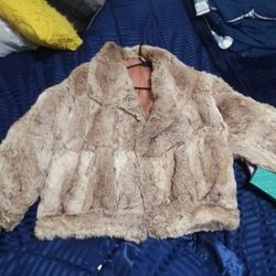 Real Fur Wemons Jacket No Size On It But Fits Like A Large 